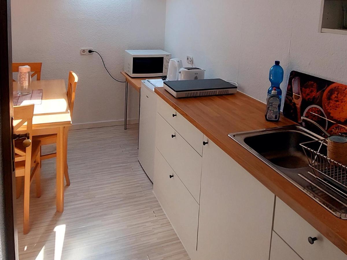Private Studio Apartment With Balcony In Dortmund-Brackel Exterior photo